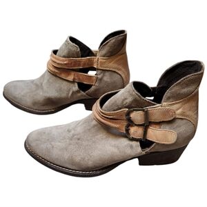 Rebels Stylish Tan and Almond Buckle Strap Leather Suede Ankle Boots - Size 8M